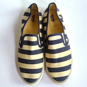 Mossimo 11 navy blue cream striped slip on flat sneakers cute nautical beach